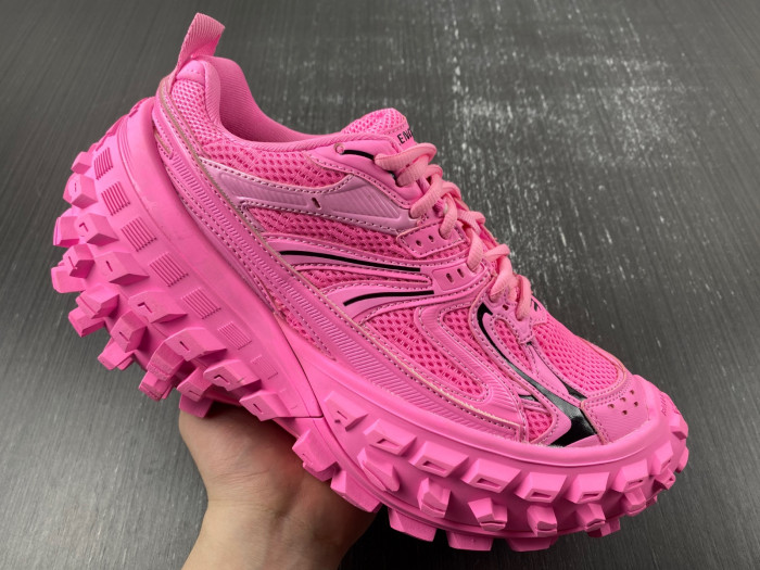 BALCIA DEFENDER SNEAKER
