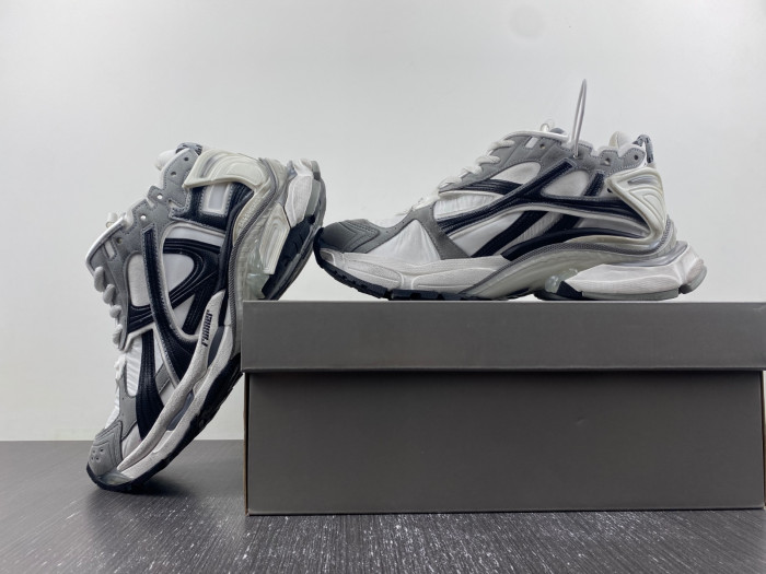 BALCIA RUNNER SNEAKER