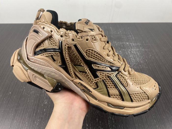 BALCIA RUNNER SNEAKER