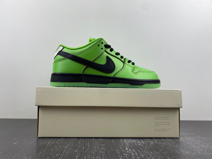 The Powerpuff Girls x Nike SB Dunk Low 