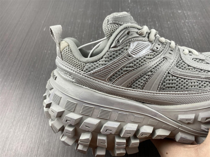 BALCIA DEFENDER SNEAKER