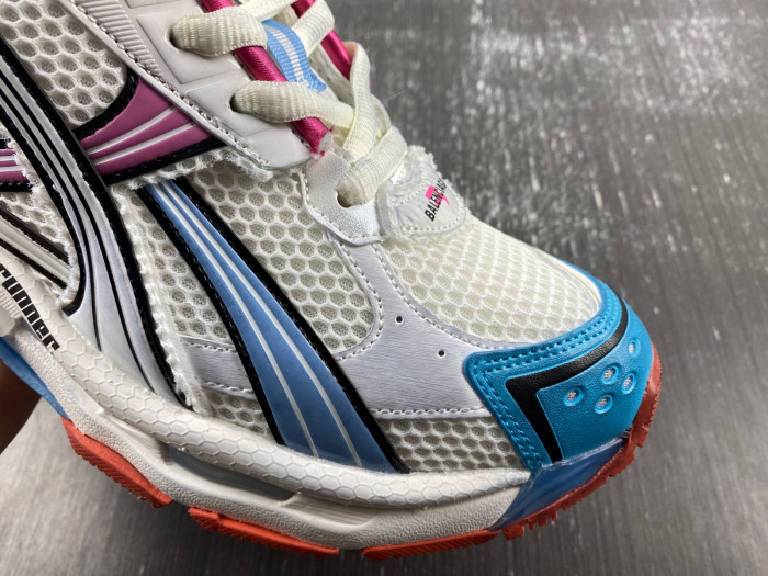 BALCIA RUNNER SNEAKER