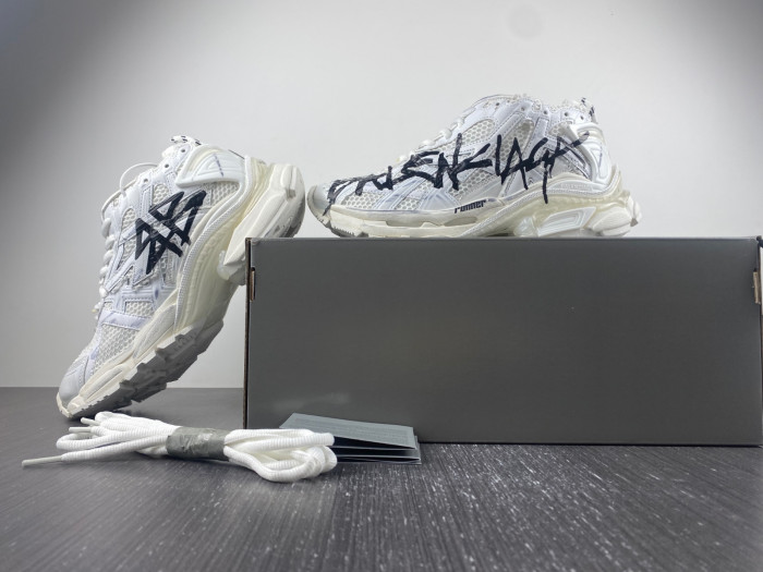 BALCIA RUNNER SNEAKER