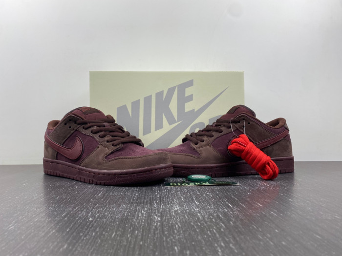 Nike SB Dunk Low "Valentine