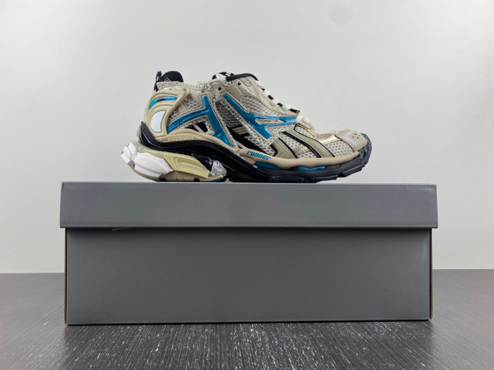 BALCIA RUNNER SNEAKER