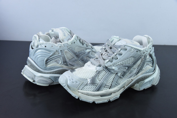 BALCIA RUNNER SNEAKER