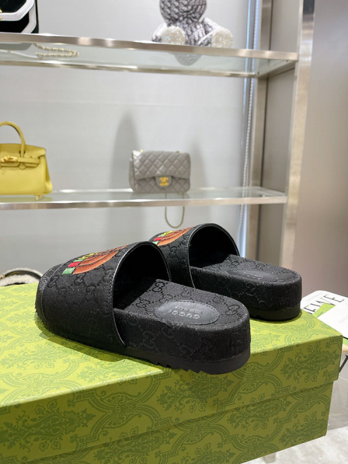 GCI GG Slide Sandal