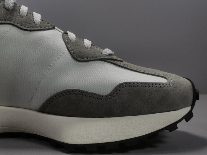 New Balance 327 
