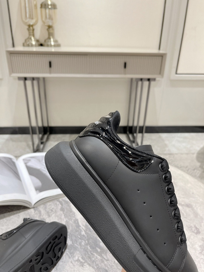 ALEXMQ Sneakers