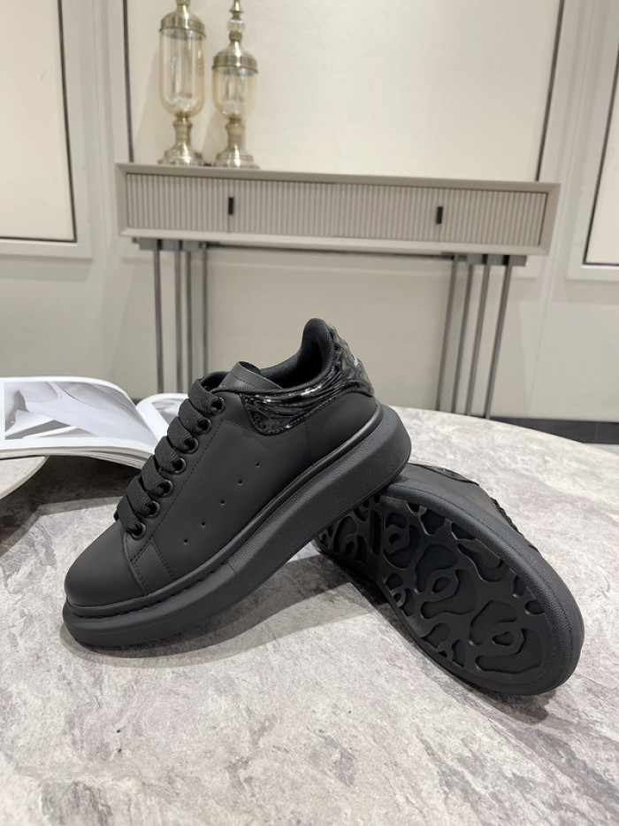 ALEXMQ Sneakers