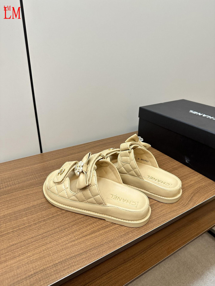 CN Slide Sandal