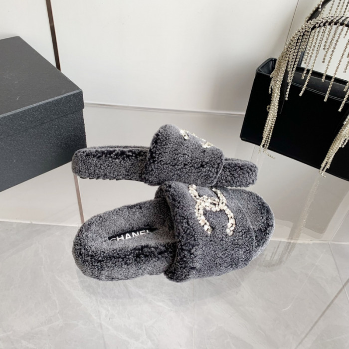 CN Slide Sandal