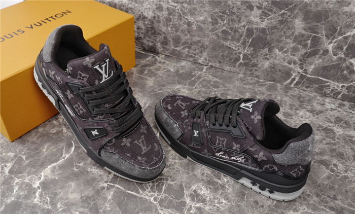 LUSV SNEAKERS