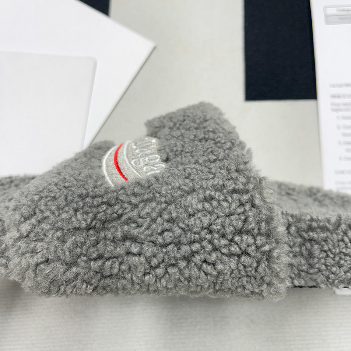 BALCIA FURRY SLIDES