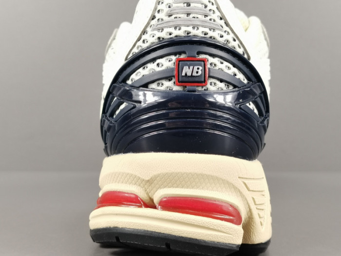 New Balance 1906R 