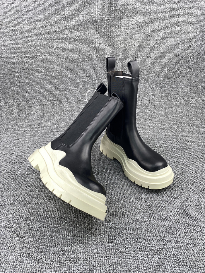 Bo*te*ga ve*ne*ta chelsea tire leather high boot