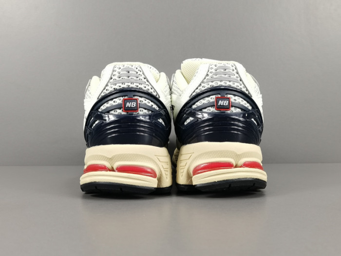 New Balance 1906R 