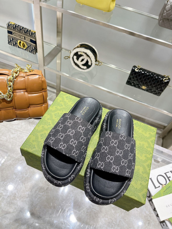 GCI GG Slide Sandal