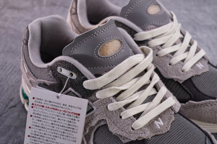 New Balance 2002R 