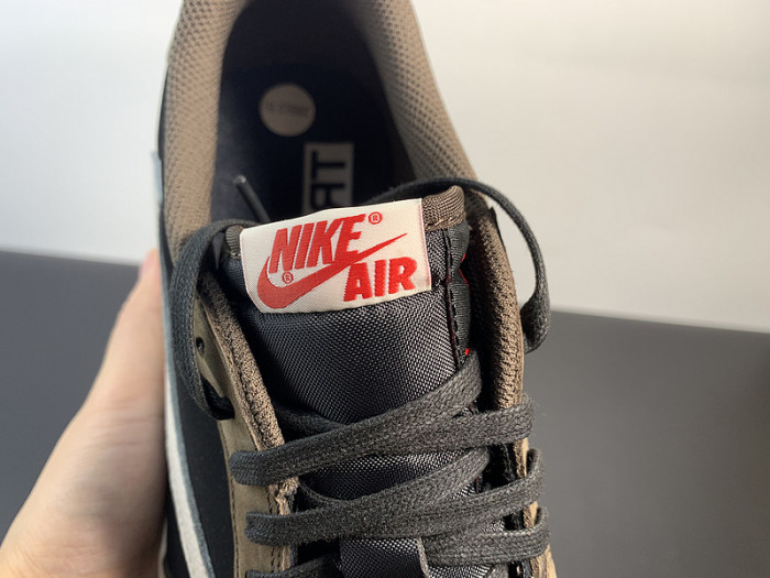 Travis Scott x Air Jordan 1 Low 