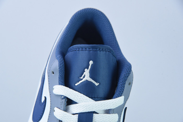 Air Jordan 1 Low 